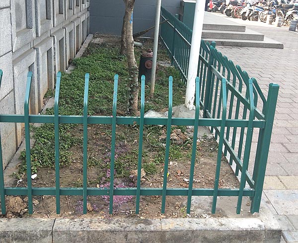 南京锌钢绿化带围栏-绿化带护栏-南京护栏-南京律和护栏网厂