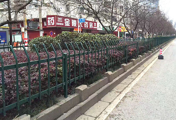 绿化带锌钢护栏价格